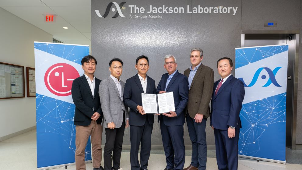 Leaders from The Jackson Laboratory and LG AI Research during a memorandum of understanding signing ceremony in November 2023. L-R: Clayton Park (director, life science, AI business), Edward Lee (vice president, AI business development unit), Kyunghoon Bae, Ph.D. (president of LG AI Research), Lon Cardon, Ph.D., FMedSci (president and CEO, JAX), Paul Flicek, D.Sc (chief data science officer, JAX), Charles Lee, Ph.D., FACMG (director and professor, The Jackson Laboratory for Genomic Medicine). Photo by Cloe Poisson for The Jackson Laboratory.
